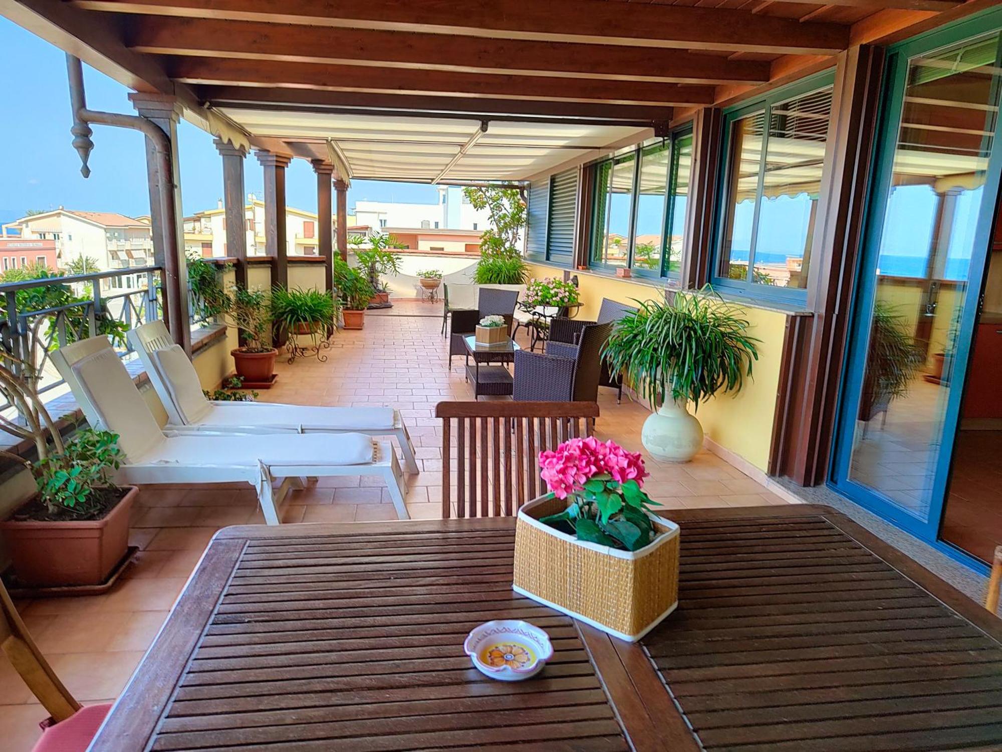 "Appartamento Del Mare Gliaca" Con Vista Isole Eolie,Ampia Terrazza,Wifi E Parcheggio Privato Gratuito بيراينو المظهر الخارجي الصورة