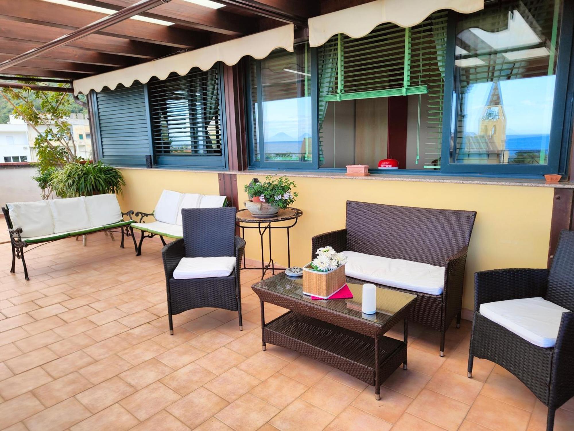 "Appartamento Del Mare Gliaca" Con Vista Isole Eolie,Ampia Terrazza,Wifi E Parcheggio Privato Gratuito بيراينو المظهر الخارجي الصورة
